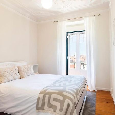 Spacious Apartment Near Saldanha Лиссабон Экстерьер фото