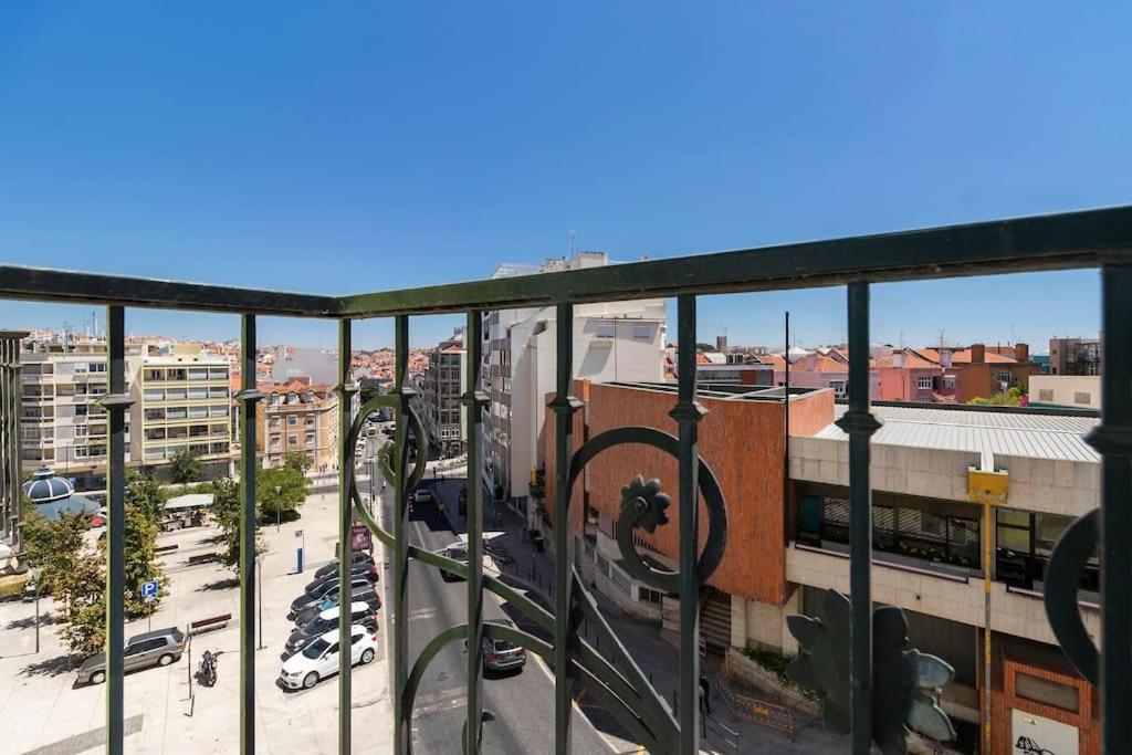Spacious Apartment Near Saldanha Лиссабон Экстерьер фото